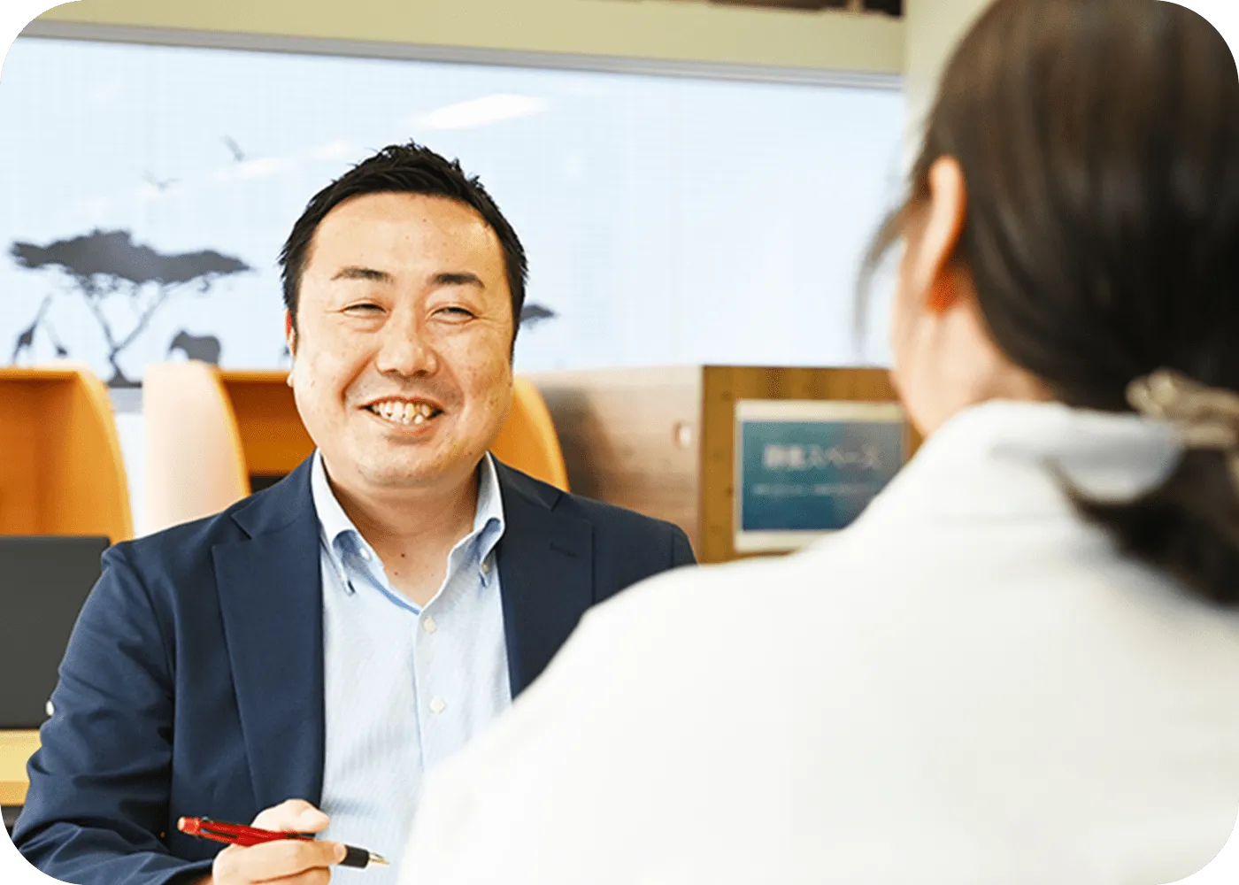 男性が面談している様子